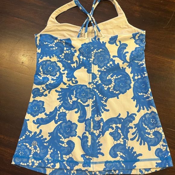 Lululemon tank - Picture 2 of 3